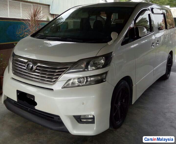 Pictures of Toyota Vellfire 2011