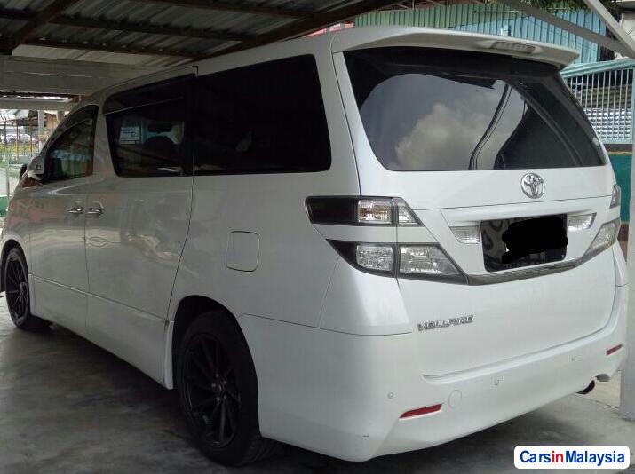 Toyota Vellfire 2011