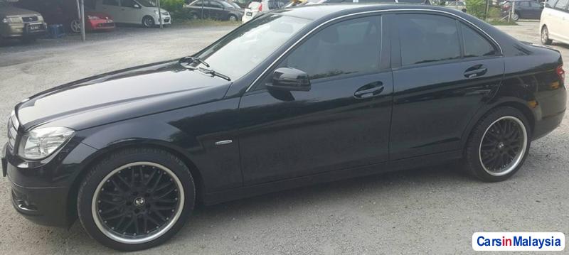 Mercedes Benz 200 Semi-Automatic 2014 - image 3