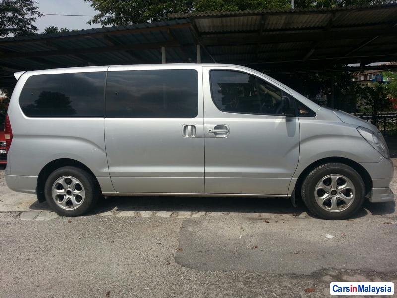 Hyundai Starex Automatic 2009 - image 2