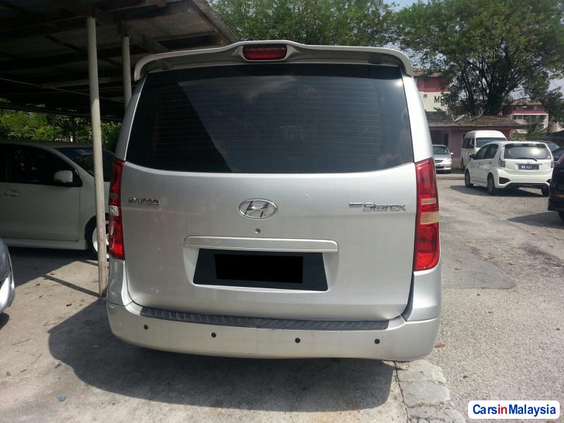 Hyundai Starex Automatic 2009 - image 3