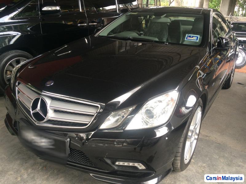 Mercedes Benz E250 Automatic 2010 - image 2