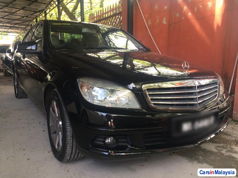 Mercedes Benz C-Class Automatic 2010 - image 2