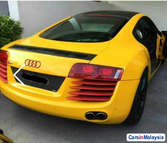 Audi R8 - image 2