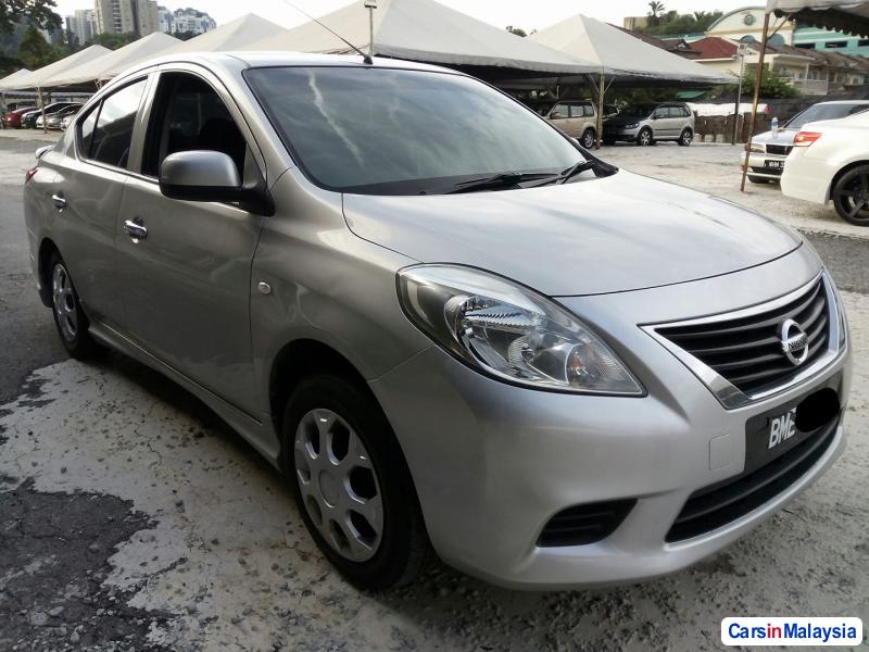 Nissan Almera Automatic 2013 - image 2