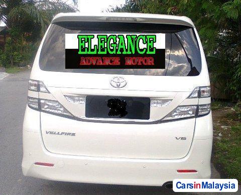 Toyota Vellfire Automatic 2011