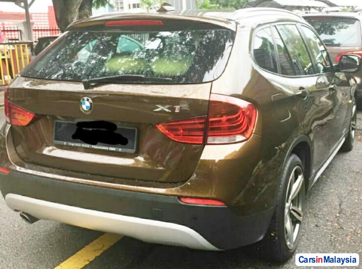 BMW 2.0-LITER LUXURY FAMILY SUV Automatic 2011 - image 12