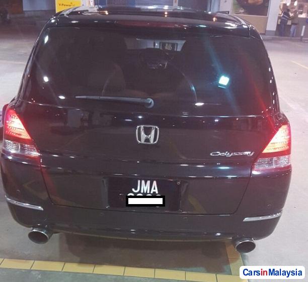 Honda Odyssey 2.4-LITER LUXURY FAMILY MPV Automatic 2010 - image 2