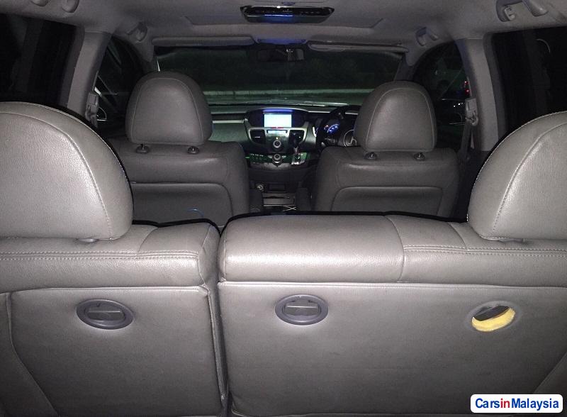 Honda Odyssey 2.4-LITER LUXURY FAMILY MPV Automatic 2008 - image 2