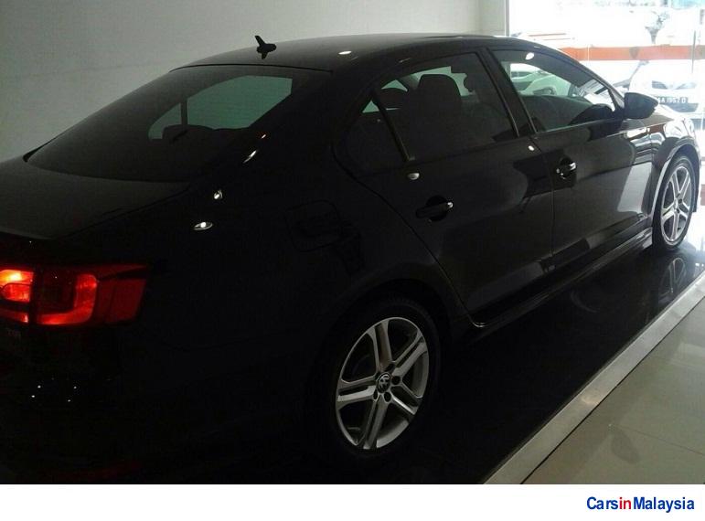 Volkswagen Jetta 1.4-LITER SEDAN TURBO Automatic 2013
