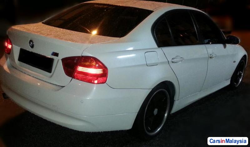 BMW 2.0-LITER LUXURY SEDAN Automatic 2007