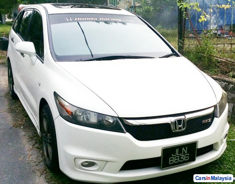Honda Stream 1.8-LITER FAMILY MPV Automatic 2009