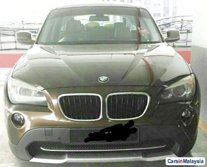BMW 2.0-LITER LUXURY FAMILY SUV Automatic 2011