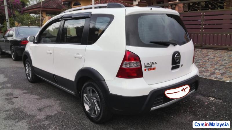 Nissan Grand Livina Automatic 2012