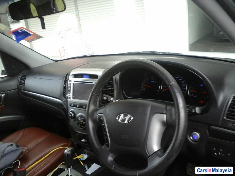 Hyundai Santa Fe 2.2-LITER FAMILY SUV Automatic 2011 in Selangor