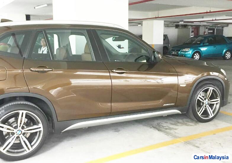 BMW 2.0-LITER LUXURY FAMILY SUV Automatic 2011 - image 3