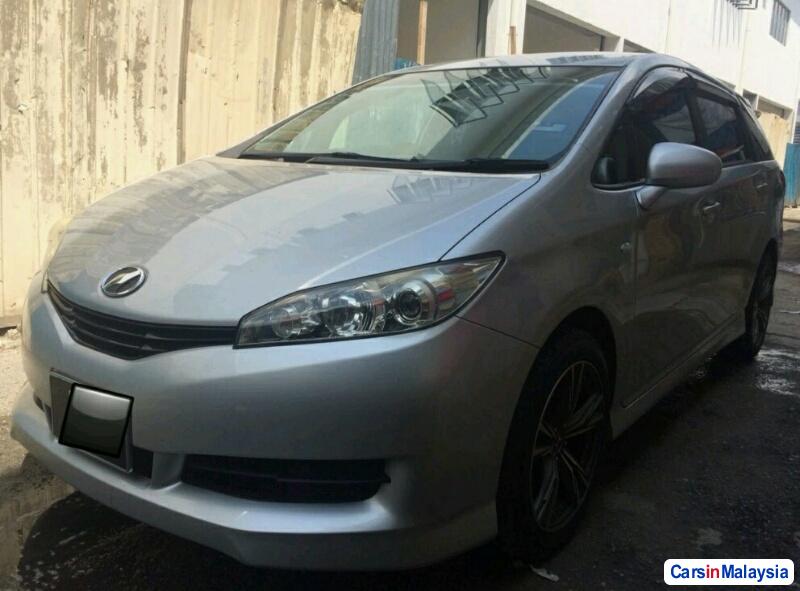 Toyota Wish 1.8-LITER LUXURY MPV Automatic 2013 in Selangor
