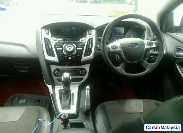Ford Focus 2.0-LITER LUXURY SEDAN Automatic 2014 - image 3
