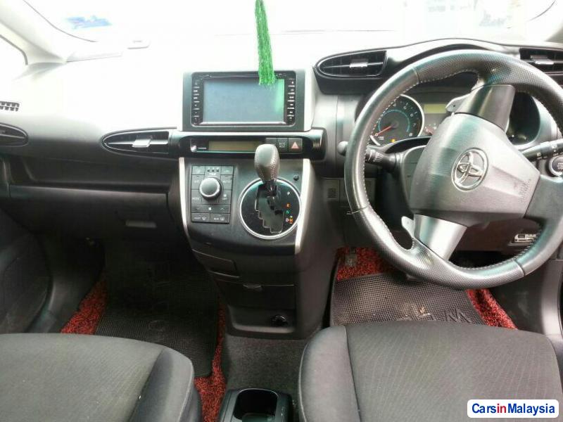 Toyota Wish 1.8-LITER FAMILY SMALL MPV Automatic 2013 in Malaysia