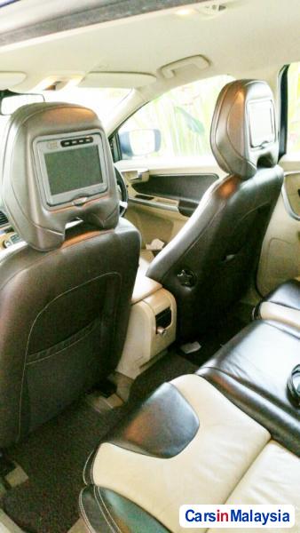 Volvo XC90 2.0-LITER LUXURY FAMILY SUV Automatic 2011 - image 4