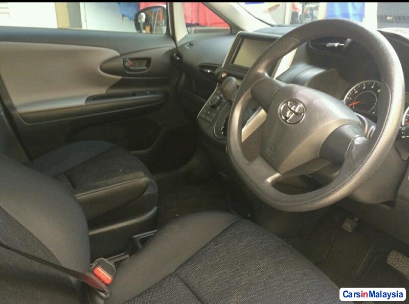 Toyota Wish 1.8-LITER LUXURY MPV Automatic 2013 in Malaysia