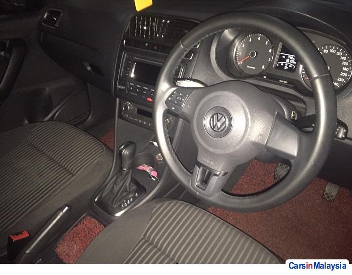 Volkswagen Polo 1.4-LITER TURBO HATCHBACK CAR Automatic 2014 - image 5