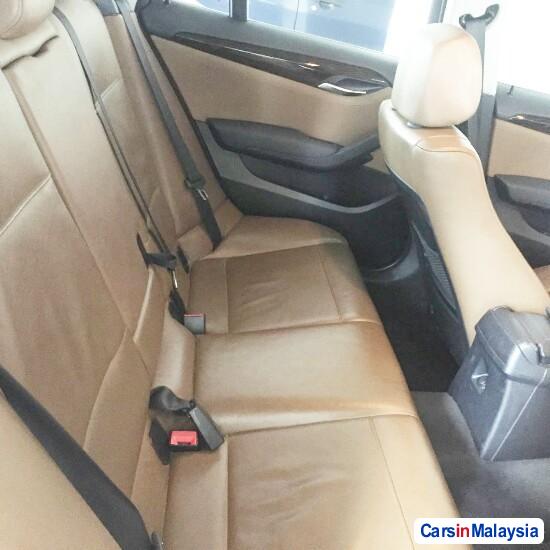 BMW 2.0-LITER LUXURY FAMILY SUV Automatic 2011 - image 5