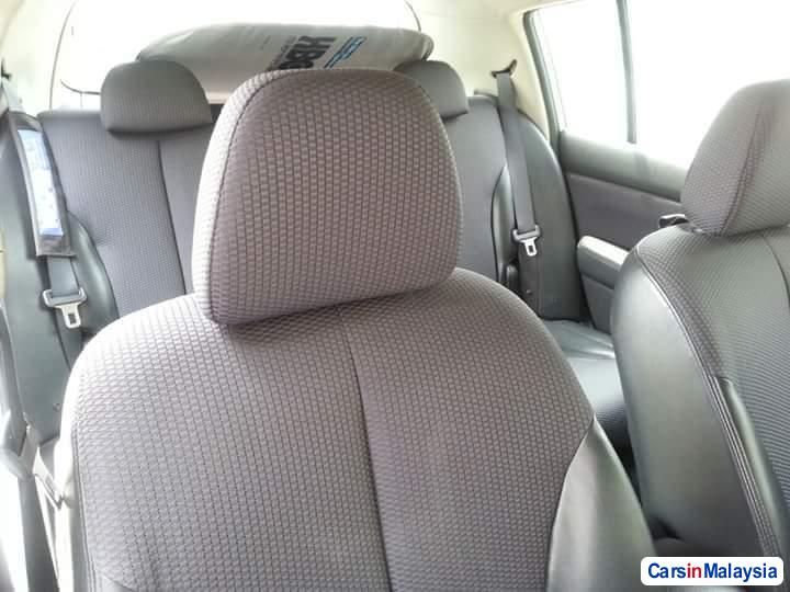 Nissan Latio Automatic 2010 - image 7