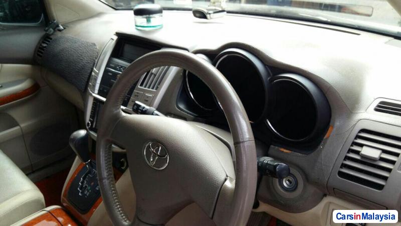 Toyota Harrier 2.4-LITER LUXURY FAMILY SUV Automatic 2011 in Selangor - image