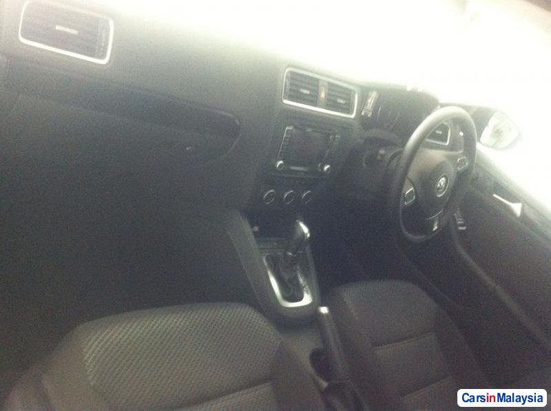 Volkswagen Jetta 1.4-LITER SEDAN TURBO Automatic 2013 in Selangor - image