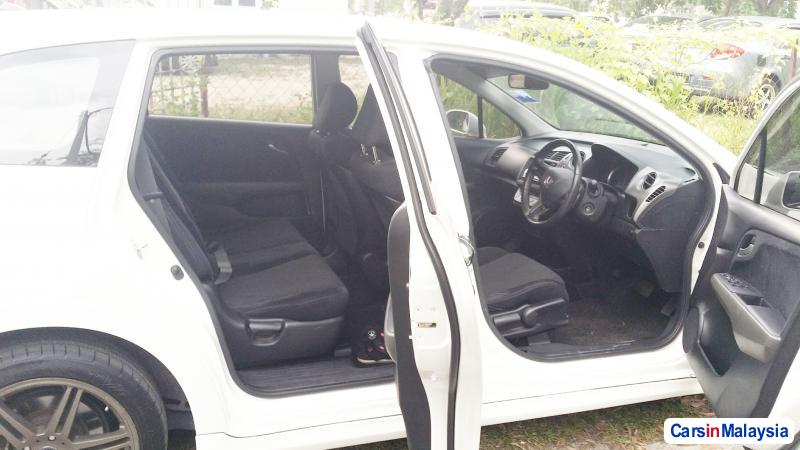 Honda Stream 1.8-LITER FAMILY MPV Automatic 2009 in Selangor - image