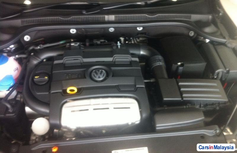 Volkswagen Jetta 1.4-LITER SEDAN TURBO Automatic 2013 - image 9