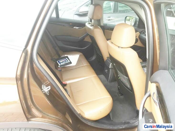 BMW 2.0-LITER LUXURY FAMILY SUV Automatic 2011 - image 9