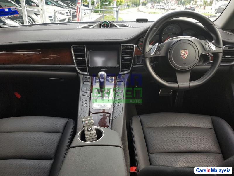Porsche Panamera Automatic 2010 - image 10