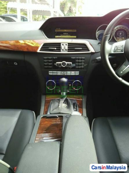 Mercedes Benz C-Class Automatic 2012 - image 11