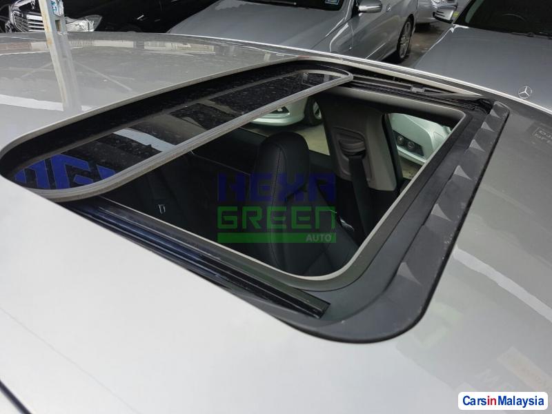 Porsche Panamera Automatic 2010 - image 11