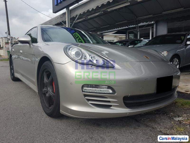 Picture of Porsche Panamera Automatic 2010