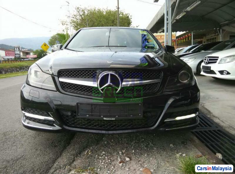 Mercedes Benz C-Class Automatic 2012 - image 2
