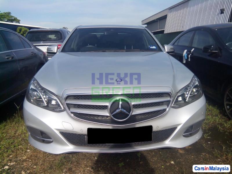 Mercedes Benz E200 Automatic 2014 - image 2
