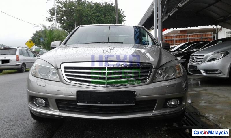 Mercedes Benz C-Class Automatic 2009 - image 2