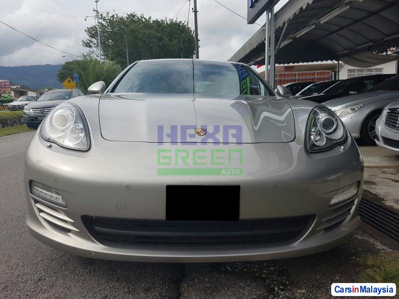 Porsche Panamera Automatic 2010 - image 2