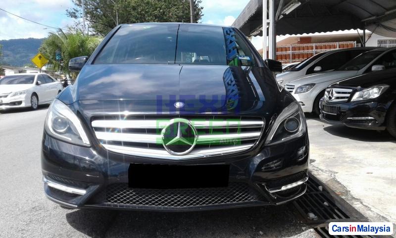 Mercedes Benz B200 CDI Automatic 2013 - image 2