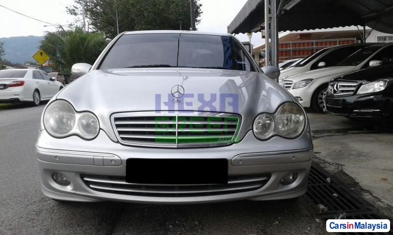 Mercedes Benz C-Class Automatic 2006 - image 2
