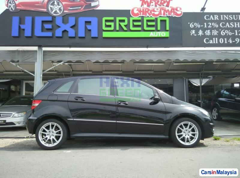 Mercedes Benz B180 Automatic 2011 - image 3