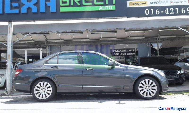 Mercedes Benz C-Class Automatic 2010 - image 3