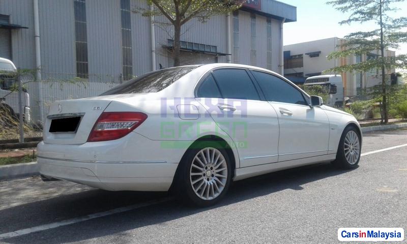 Mercedes Benz C-Class Automatic 2011 - image 3