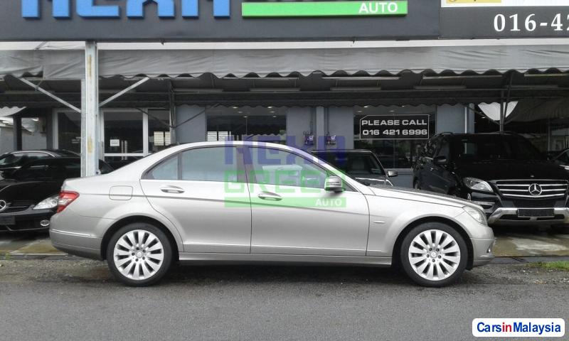Mercedes Benz C-Class Automatic 2009 - image 3