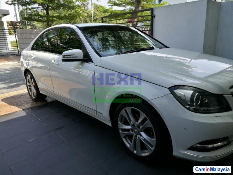 Mercedes Benz C-Class Automatic 2013 - image 3