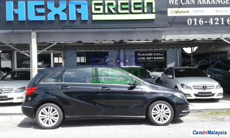 Mercedes Benz B200 CDI Automatic 2013 - image 3