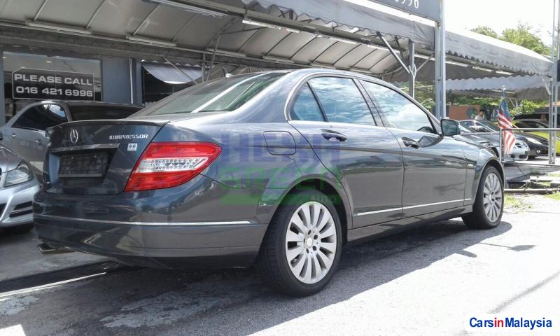 Mercedes Benz C-Class Automatic 2010 - image 4